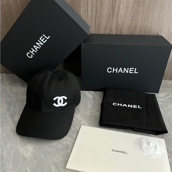CHANEL Black Cap with White Logo - Picture 1 of 4
